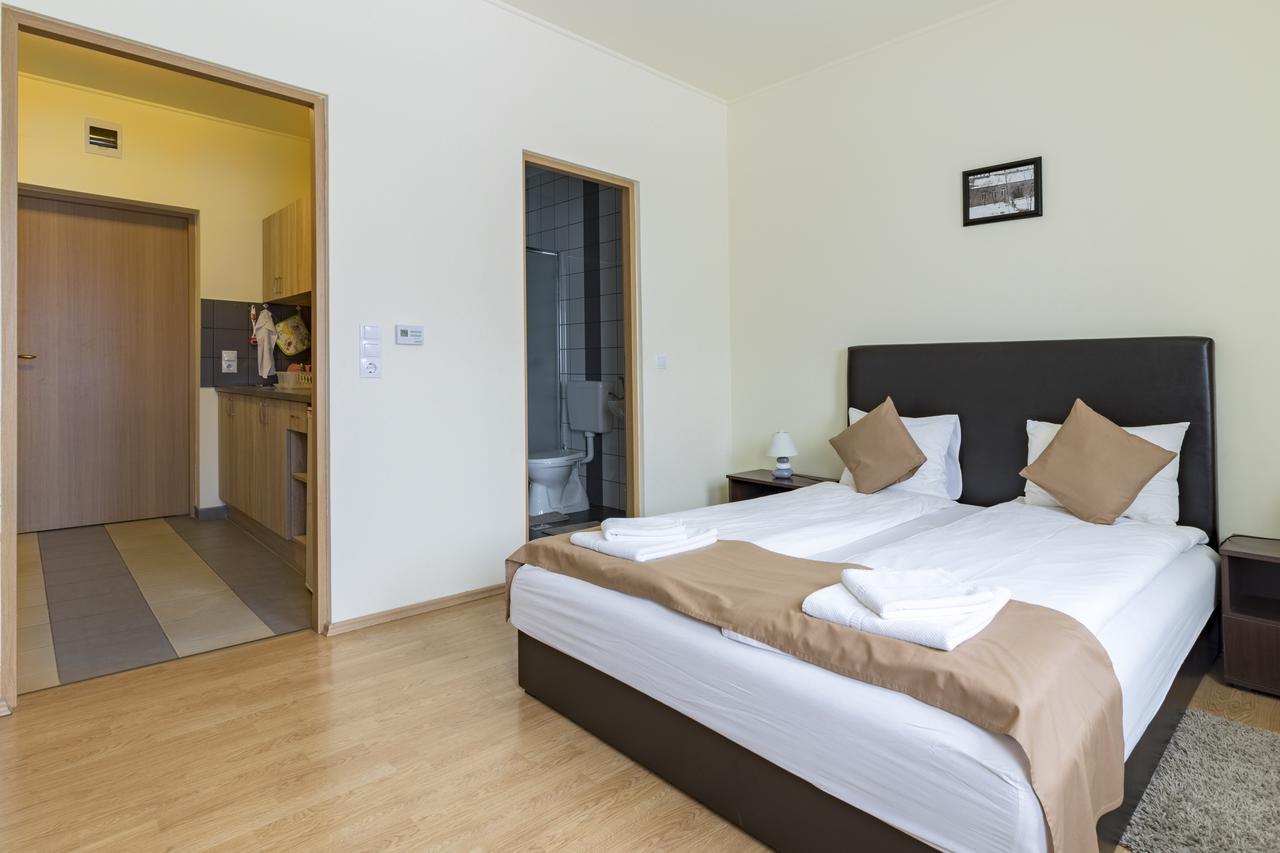Toelgyfa Vendeghaz Hotell Kiskoros Exteriör bild