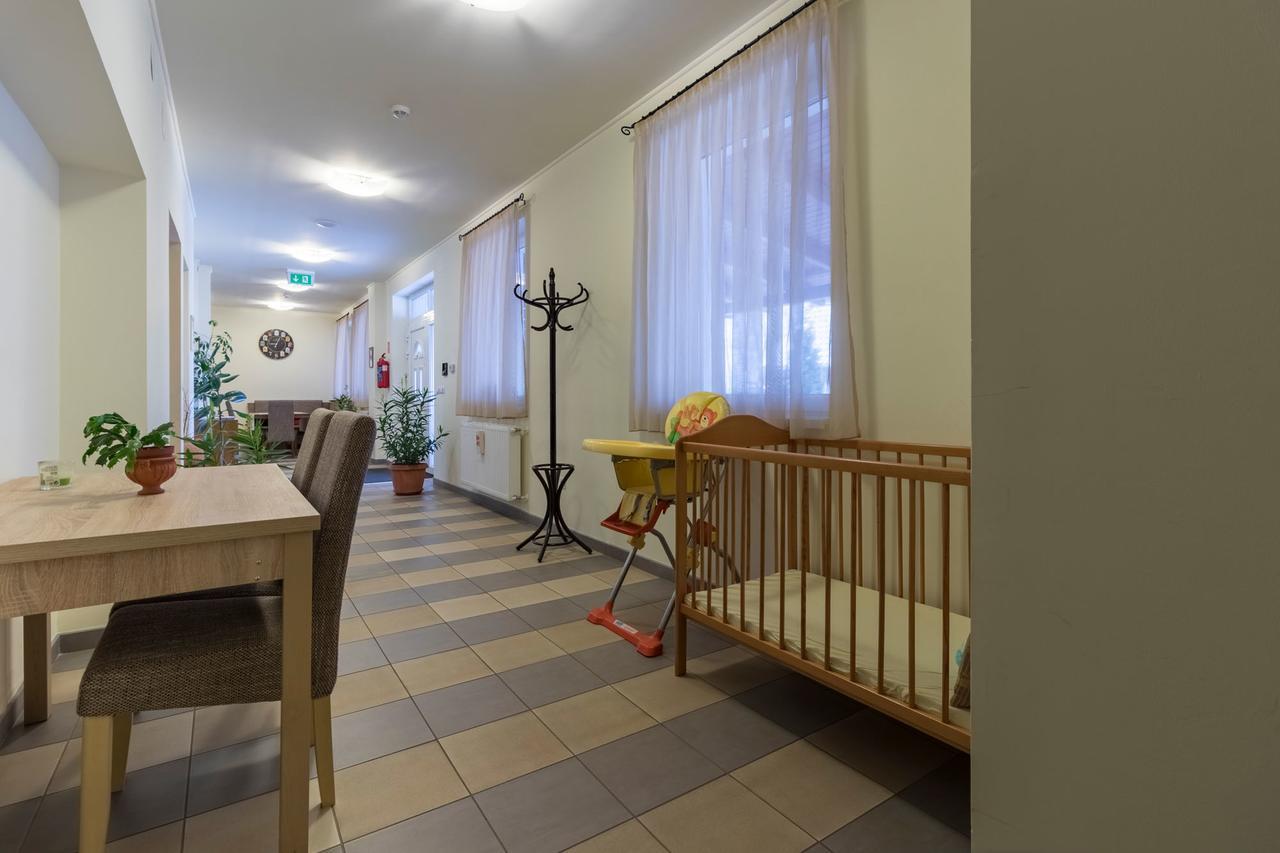Toelgyfa Vendeghaz Hotell Kiskoros Exteriör bild
